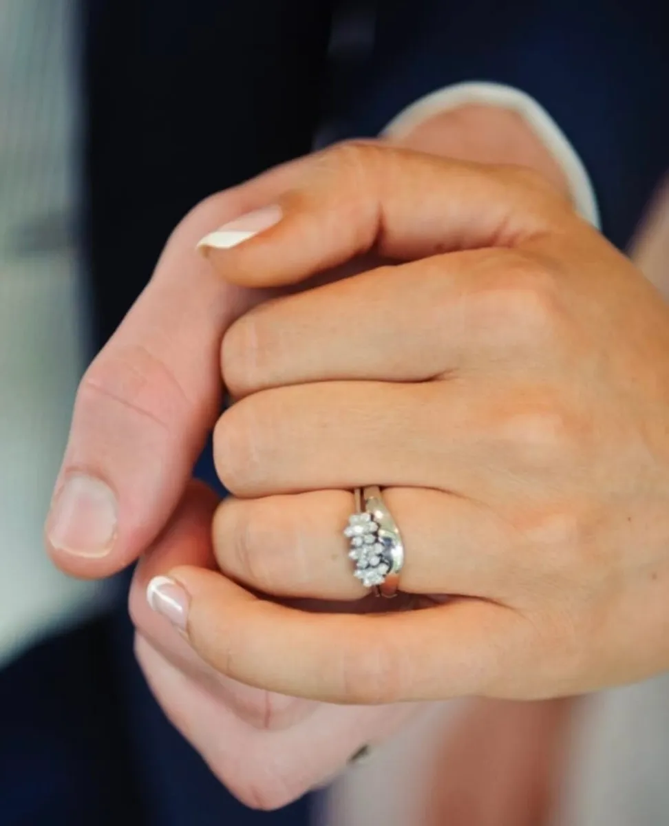 18 K white gold engagement and wedding band set - Image 1