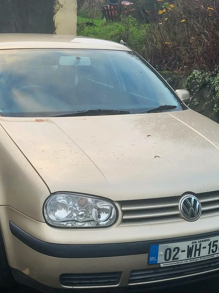 Volkswagen golf 2002 1.4 - Image 1