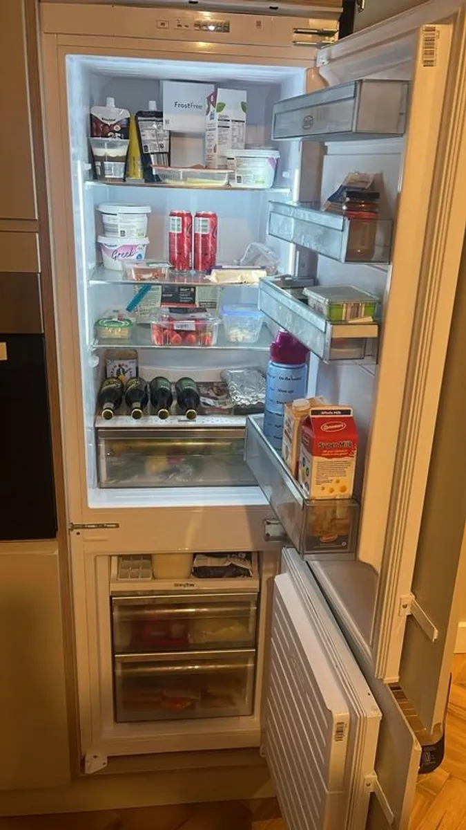 Belling 243L Frost Free Built-In Fridge Freezer - White - Image 4