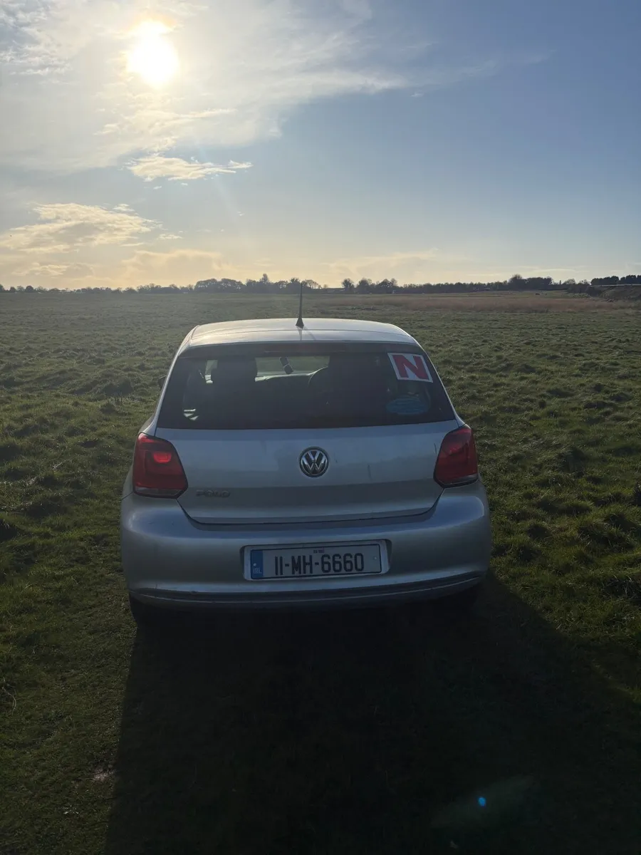 Volkswagen Polo 2011 - Image 2