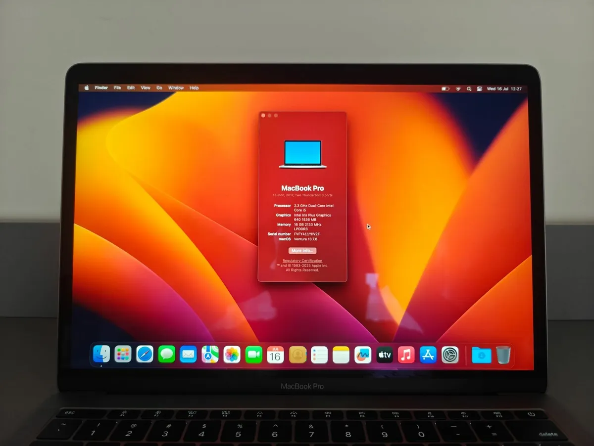 13" Macbook Pro 2017, i5, 16GB, 256GB - Image 1