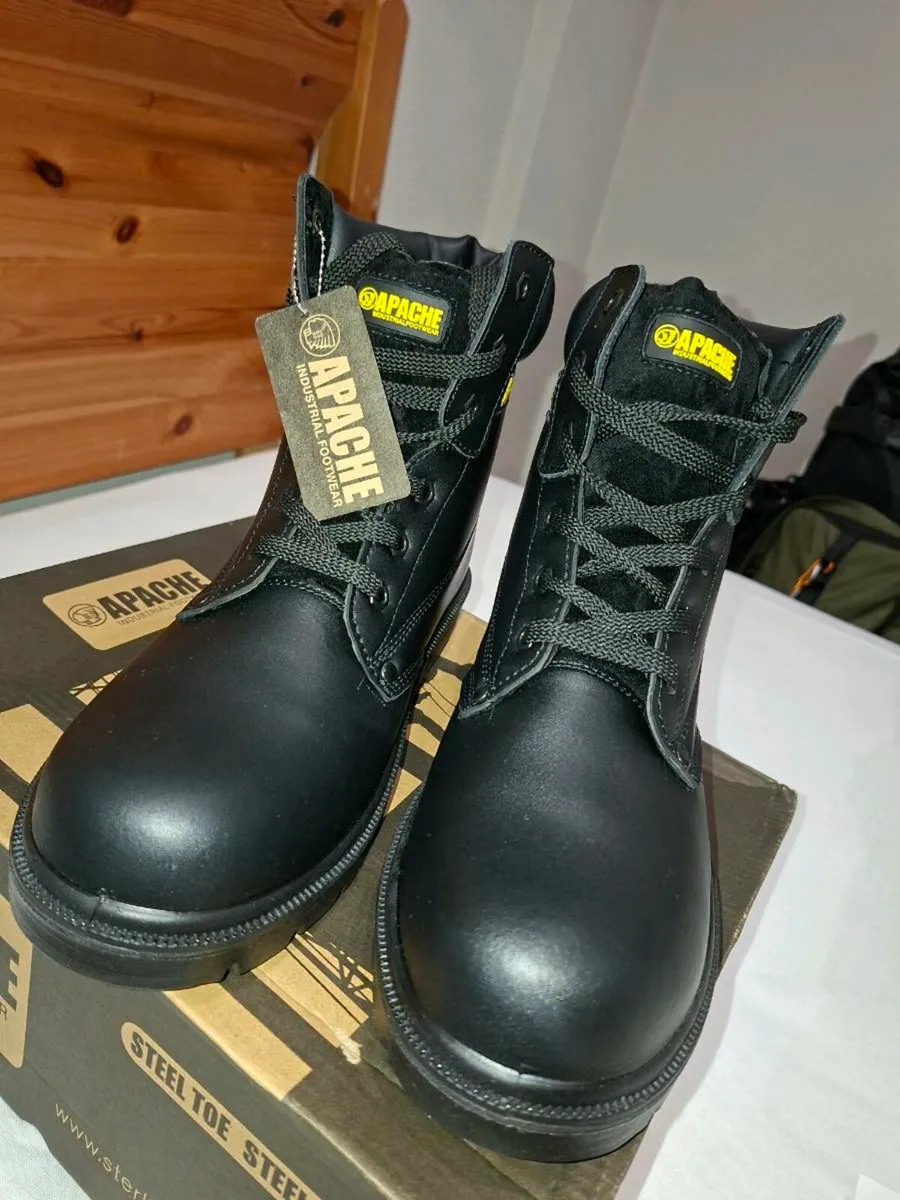 Steel toe safety boots - Image 1