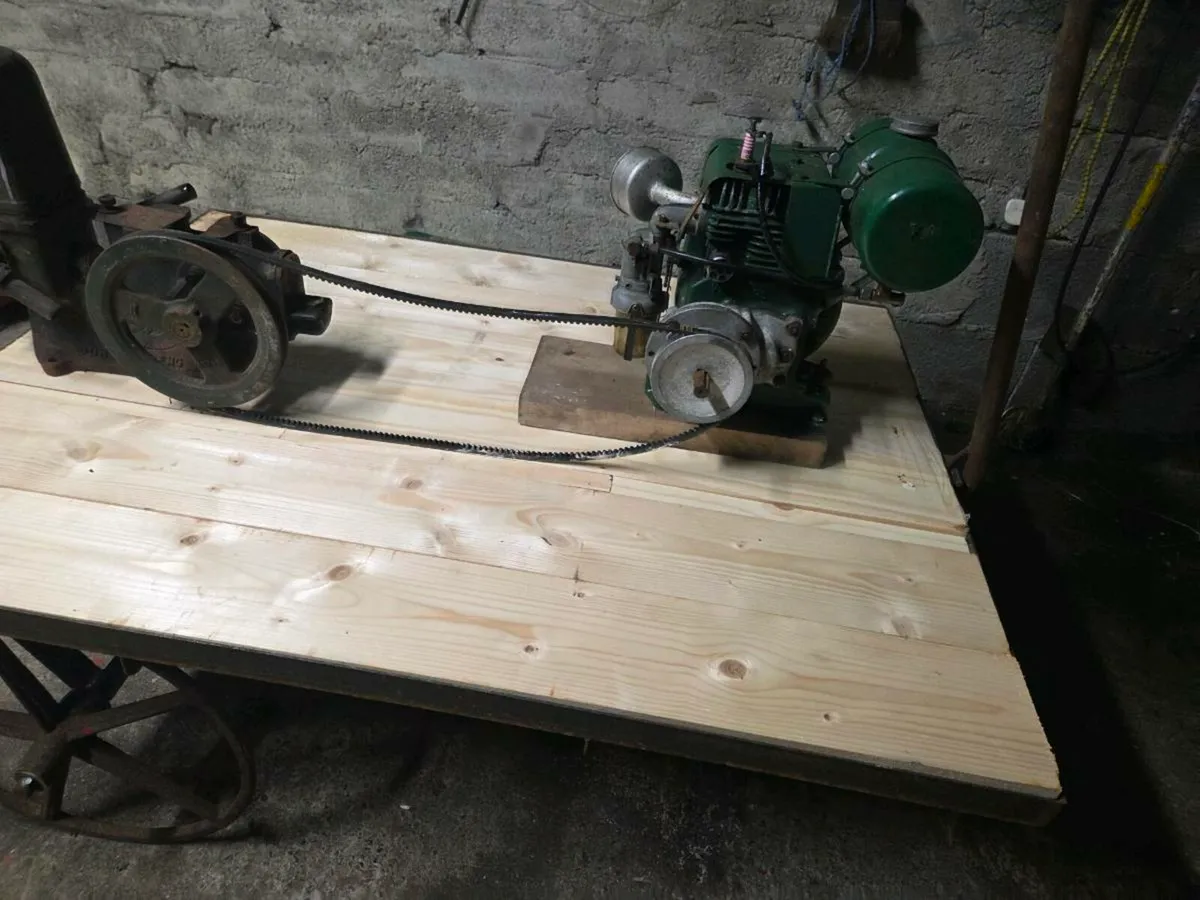 Vintage  engine - Image 3