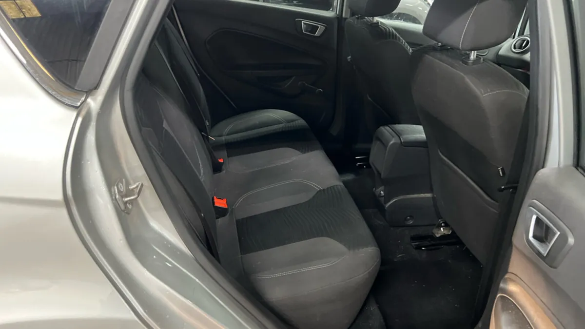 2014 Ford Fiesta TITANIUM 1.0 Petrol - Image 4