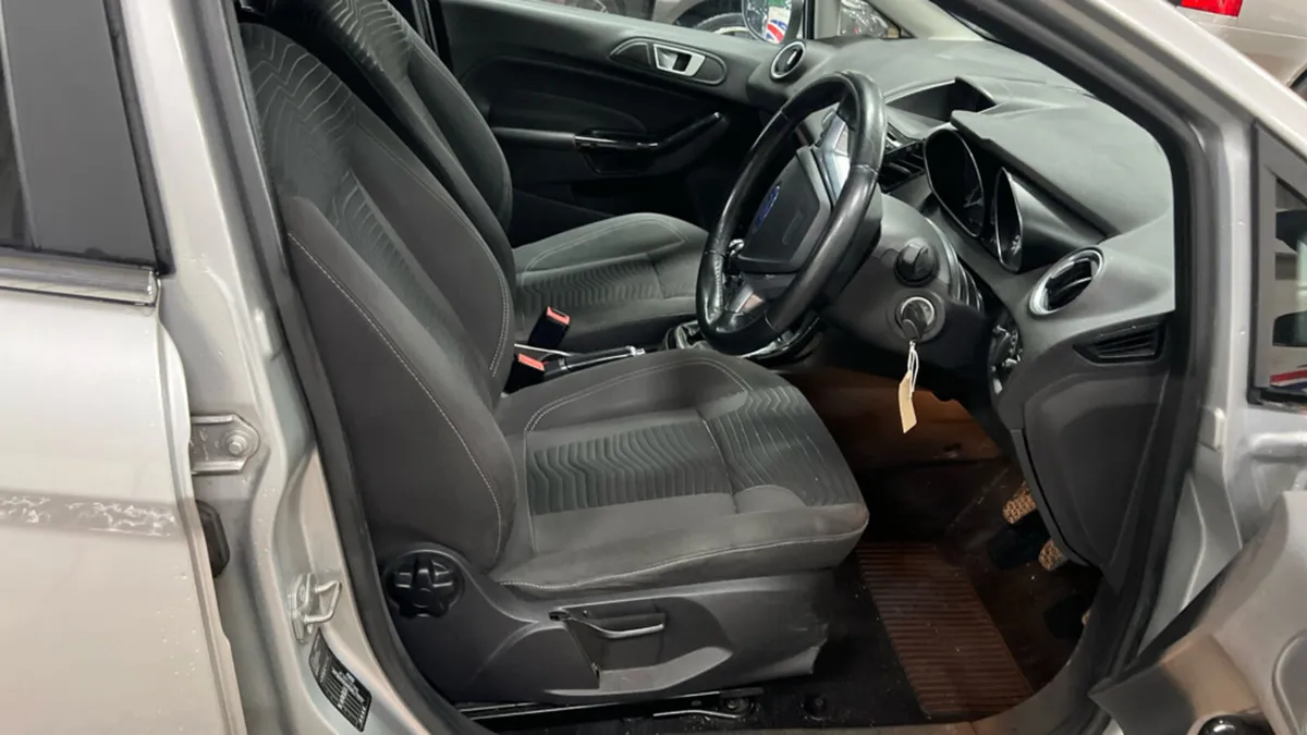 2014 Ford Fiesta TITANIUM 1.0 Petrol - Image 3