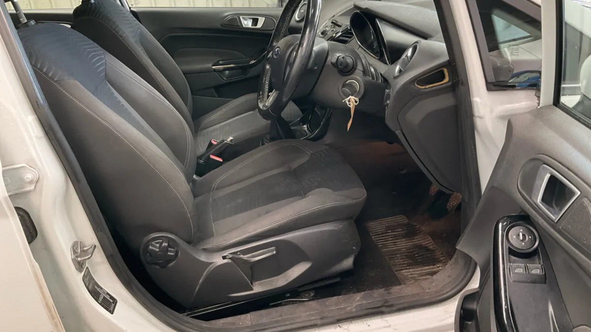 2013 Ford Fiesta 1.2 Petrol ZETEC - Image 3