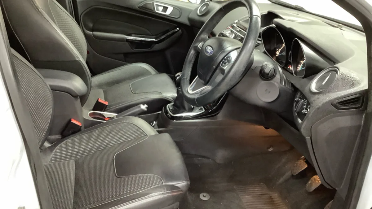 2014 Ford Fiesta TITANIUM X 1.0 Petrol - Image 3