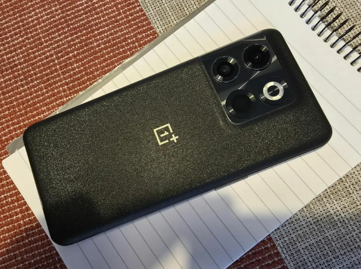 Samsung and One Plus - Image 2