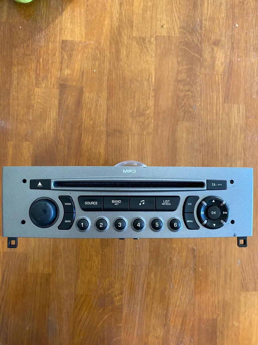 Radio / CD Player for Peugeot 308 - Image 1