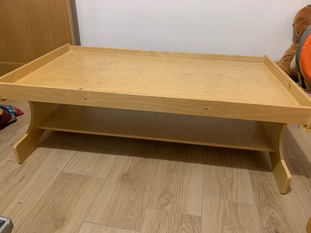 Kids play table - Image 1
