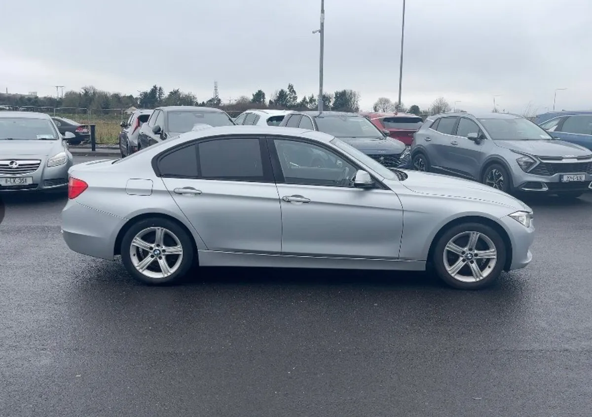 BMW 3-Series 2014 - Image 4