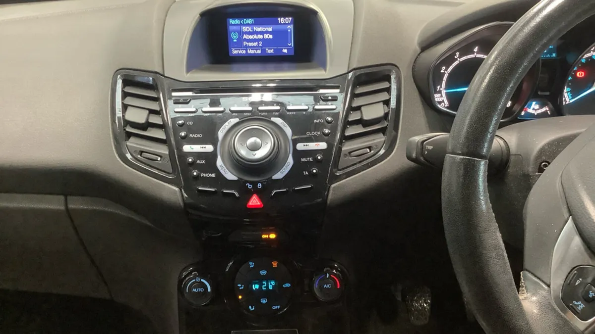 2015 Ford Fiesta TITANIUM 1.0 Petrol - Image 2