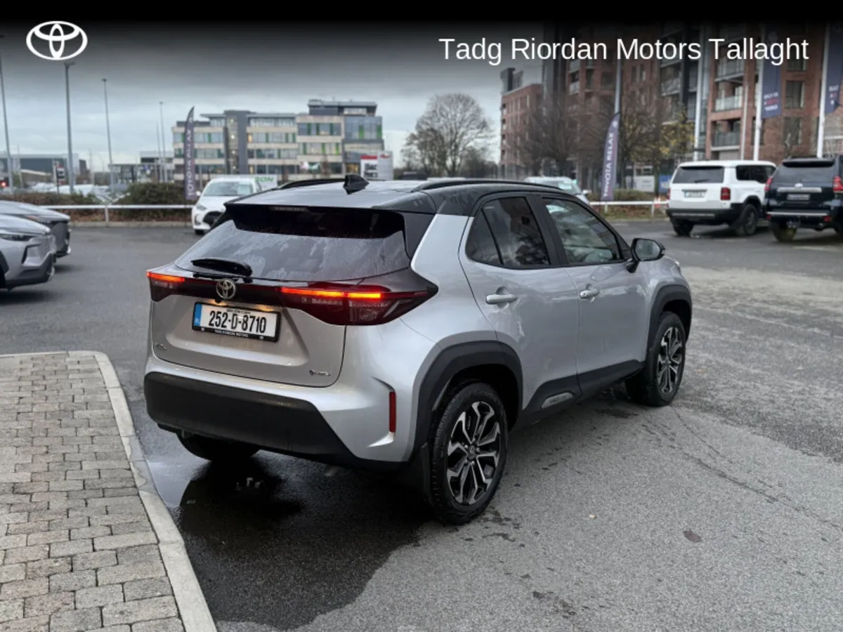 Toyota Yaris Cross YARIS CROSS LUNA SPORT *** DEMO - Image 2