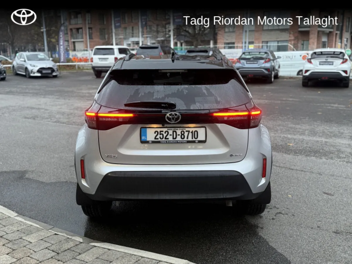 Toyota Yaris Cross YARIS CROSS LUNA SPORT *** DEMO - Image 4