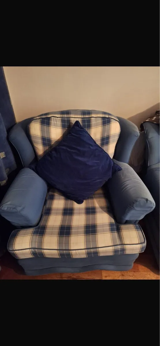 Living Room furniture - Image 1