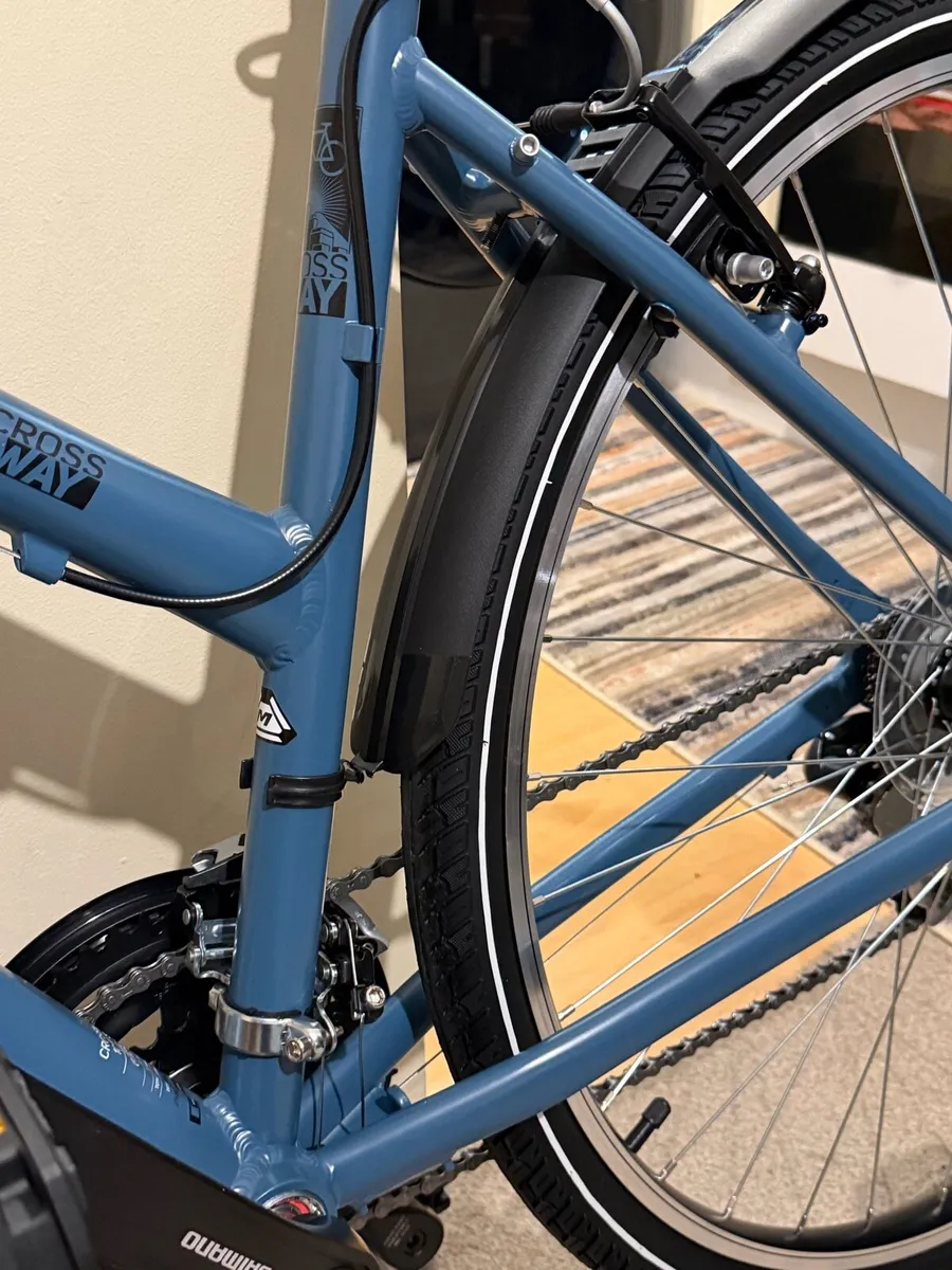 Merida crossway 10-V SE bike - Image 4