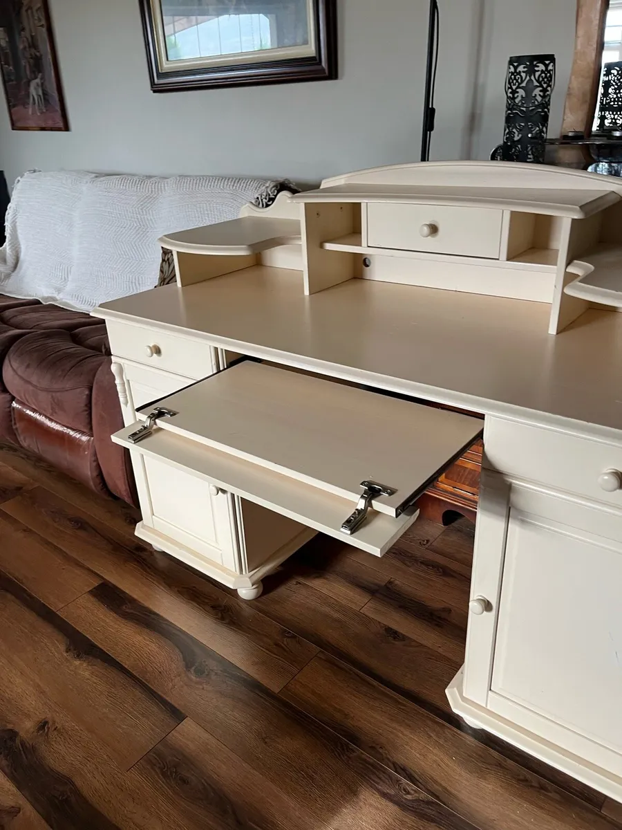 Hutch. writing desk/dressing table - Image 2