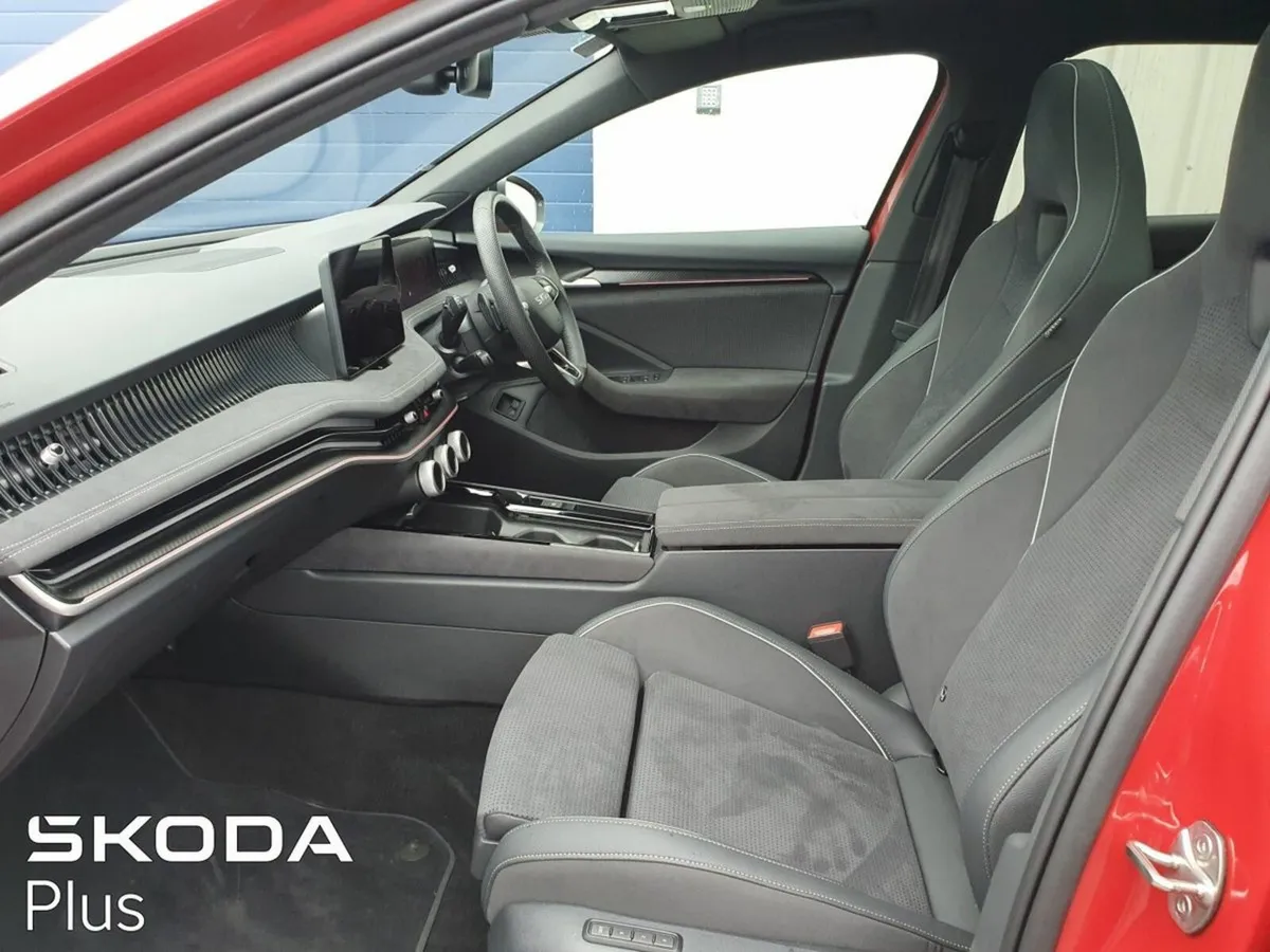 Skoda Superb Combi Sportline 1.5 PHEV 204HP (From - Image 4