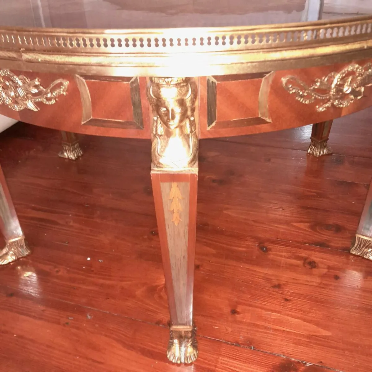 French Styie occasional table - Image 3