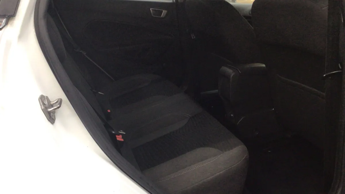 2014 Ford Fiesta 1.0 Petrol TITANIUM - Image 4