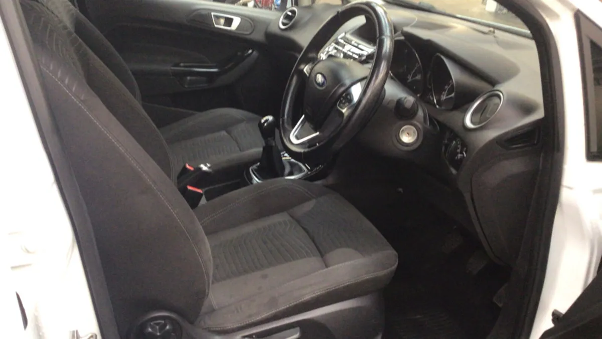 2014 Ford Fiesta 1.0 Petrol TITANIUM - Image 3