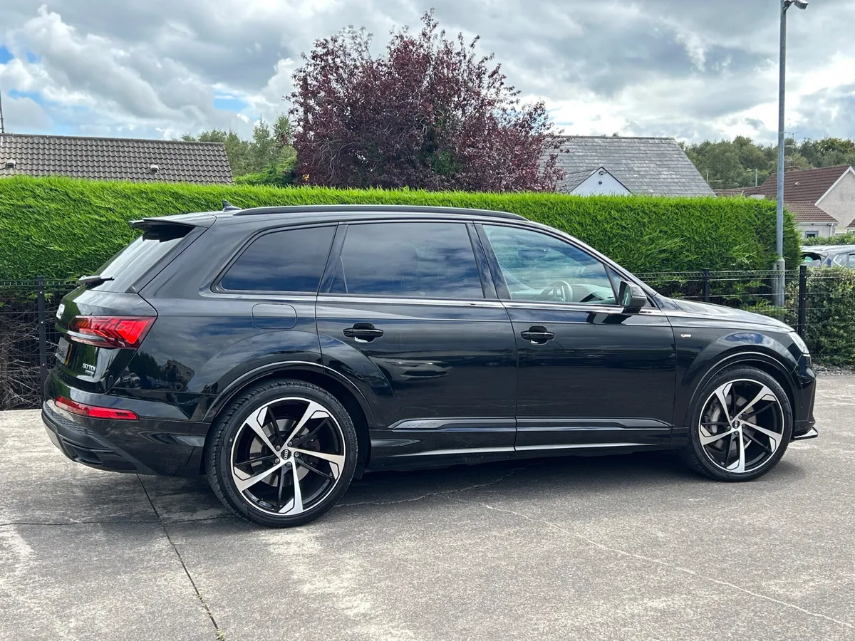 Audi Q7 2023 - Image 4