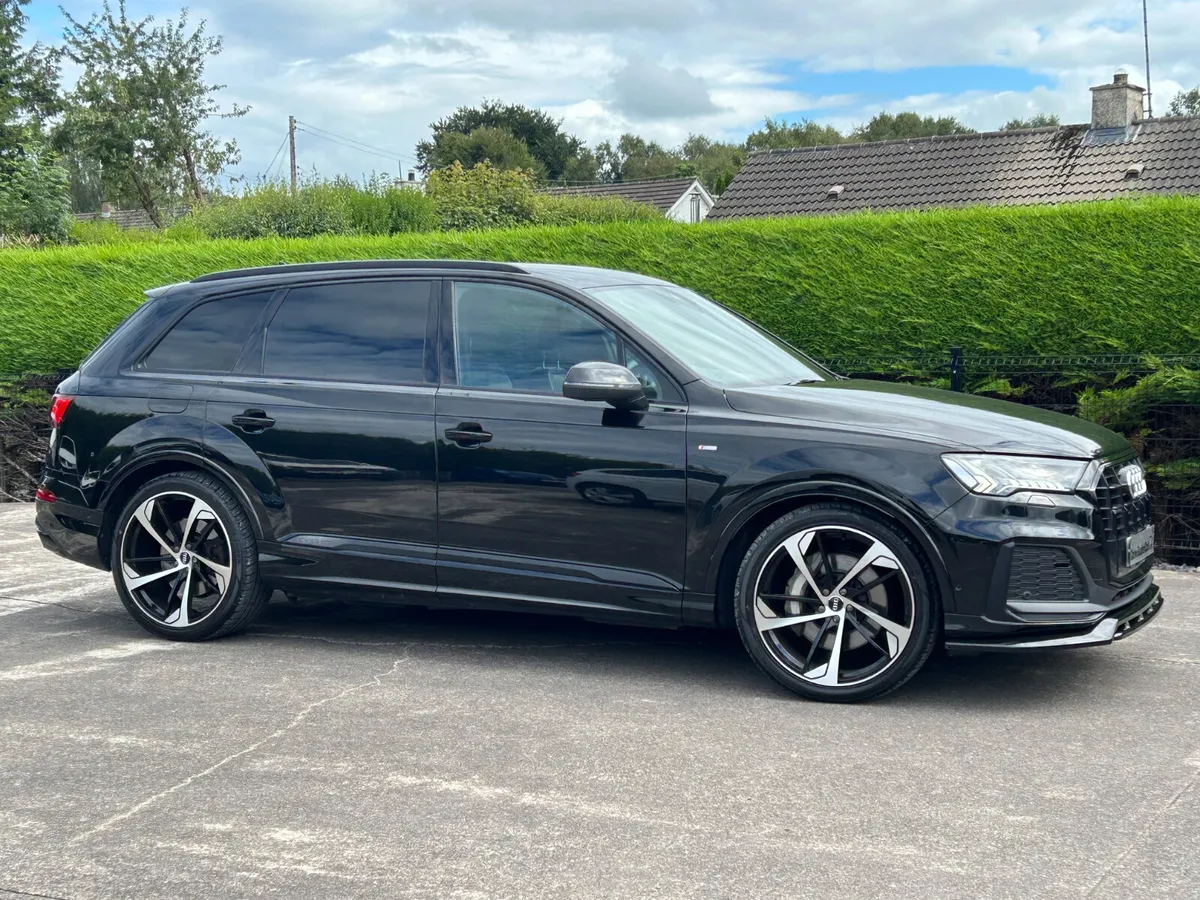 Audi Q7 2023 - Image 2