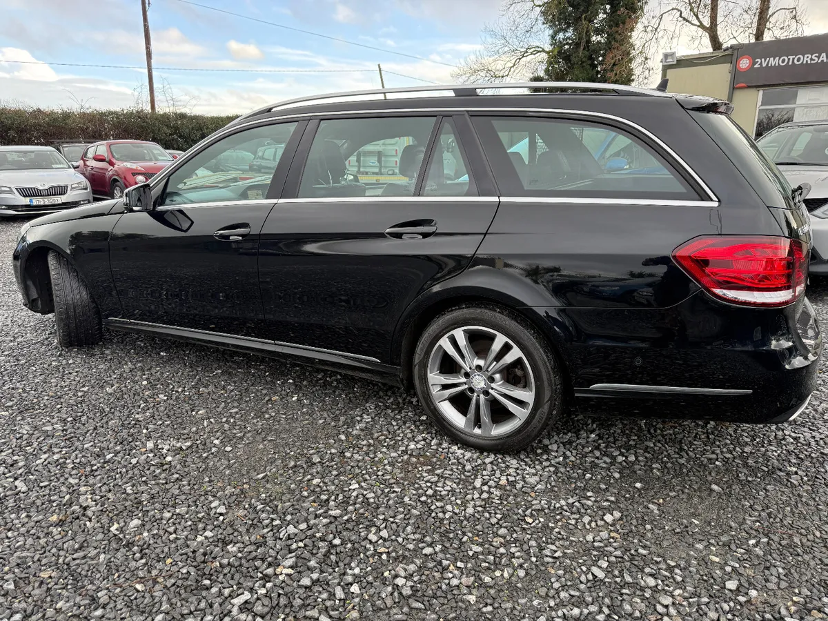 🔵 Mercedes  E-Class E300 BLUETEC HYBRID AUTO - Image 3