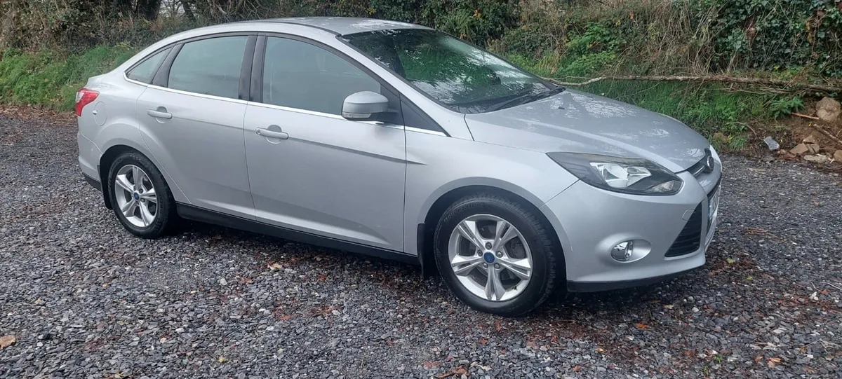 Ford Focus Saloon - Image 1