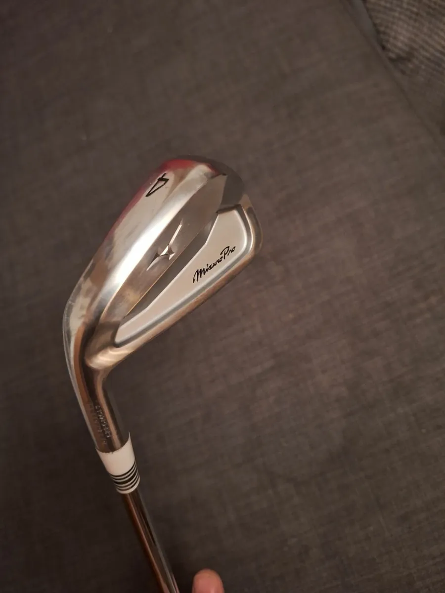 Golf bag, left handed wedges, driving iron - Image 4