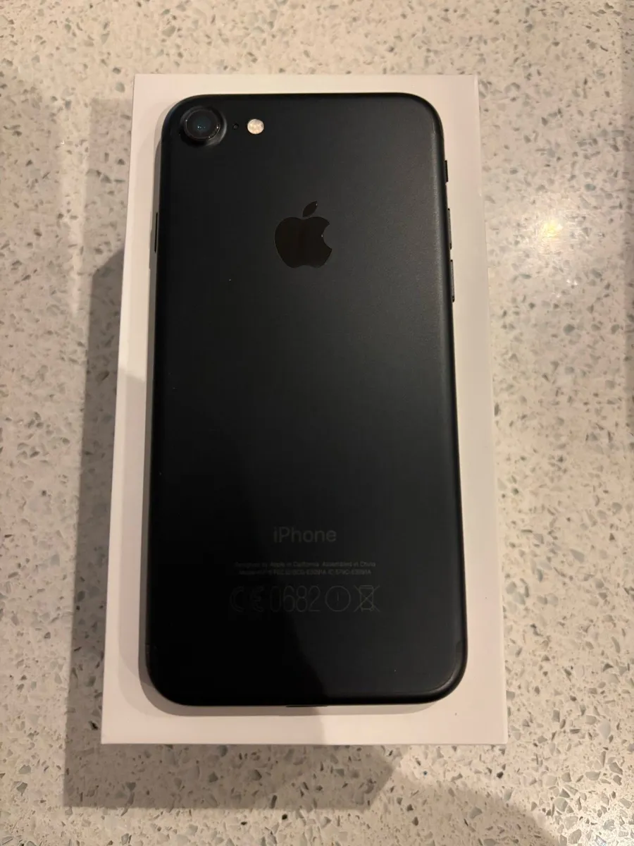 I phone 7.  128GB  Matt Black - Image 3