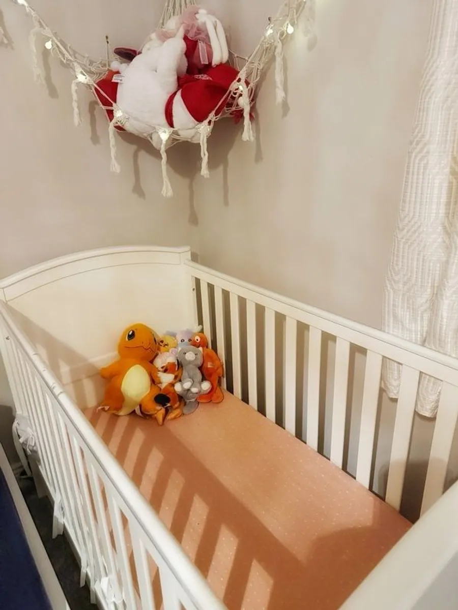 Mamas and Papas Flyn White Cotbed - Image 2