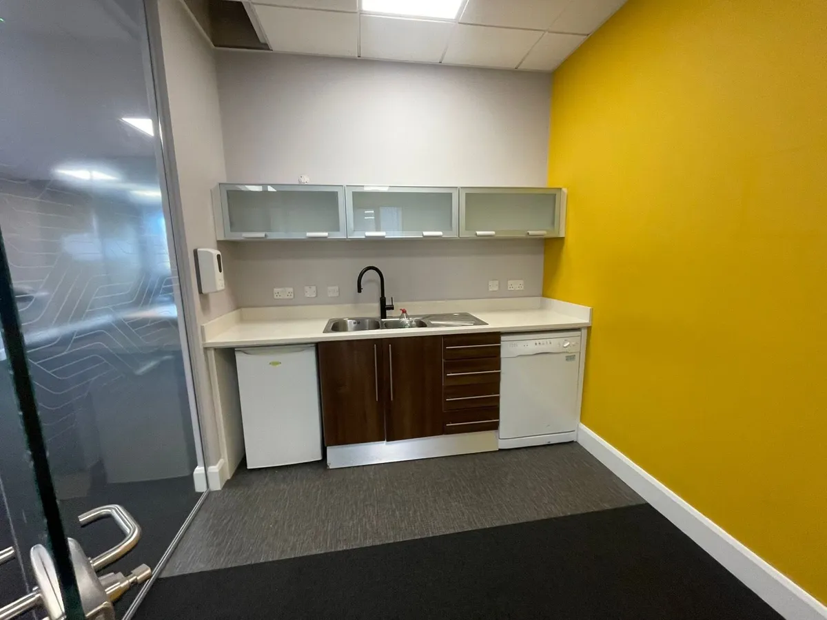 Kitchen units/fridge/dishwasher - Image 1