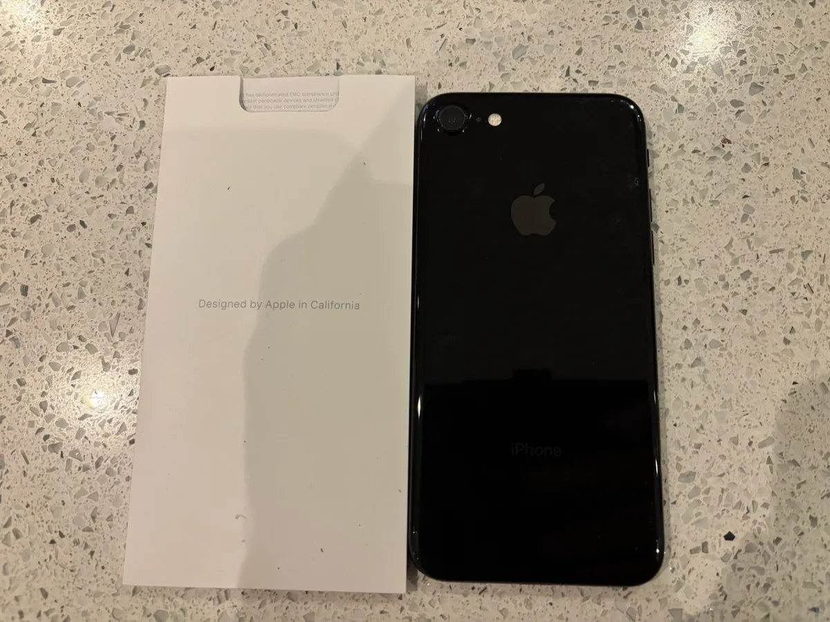 I phone 7 128 GB. Black - Image 2