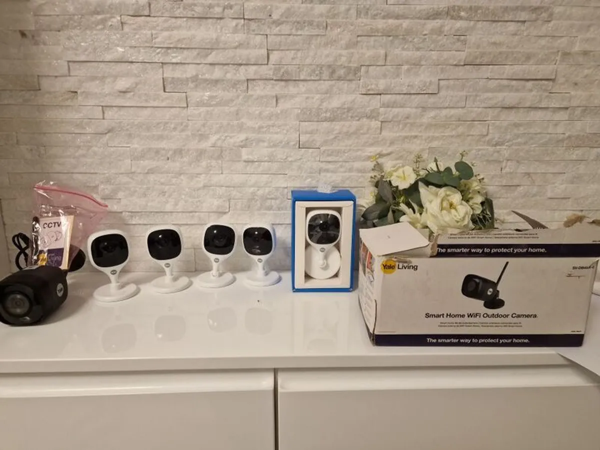 bundle of camera yale - Image 2