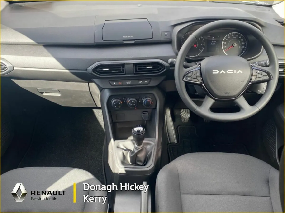 Dacia Sandero Essential TCe 90 5Sp - Image 2