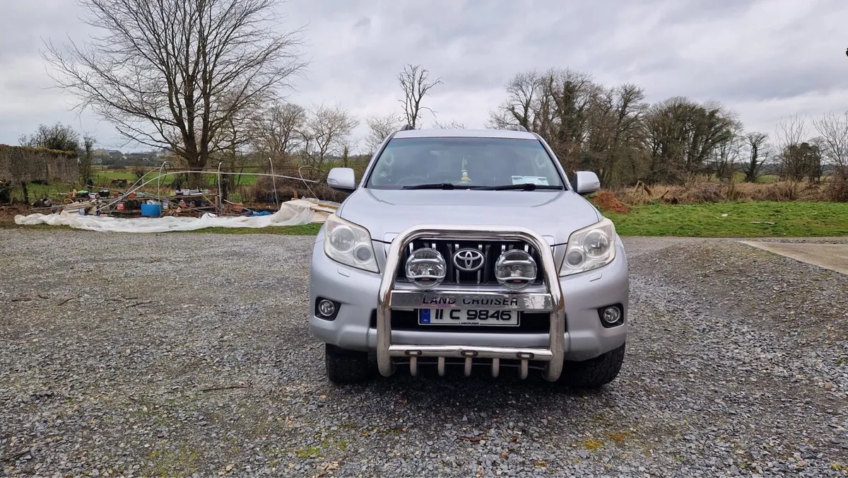 Toyota landcruiser crew-cab - Image 4