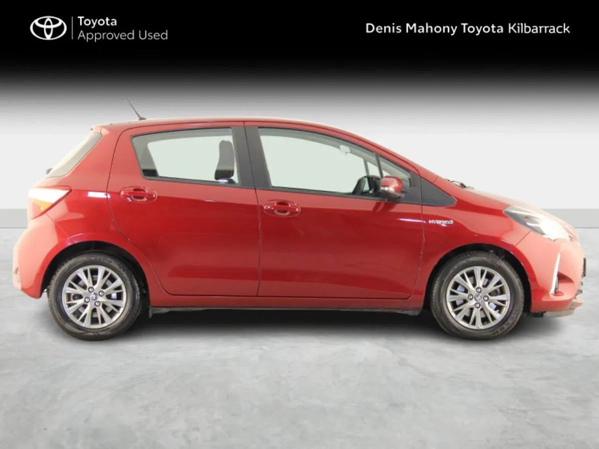 Toyota Yaris YARIS HYBRID 5DR LUNA - Image 3