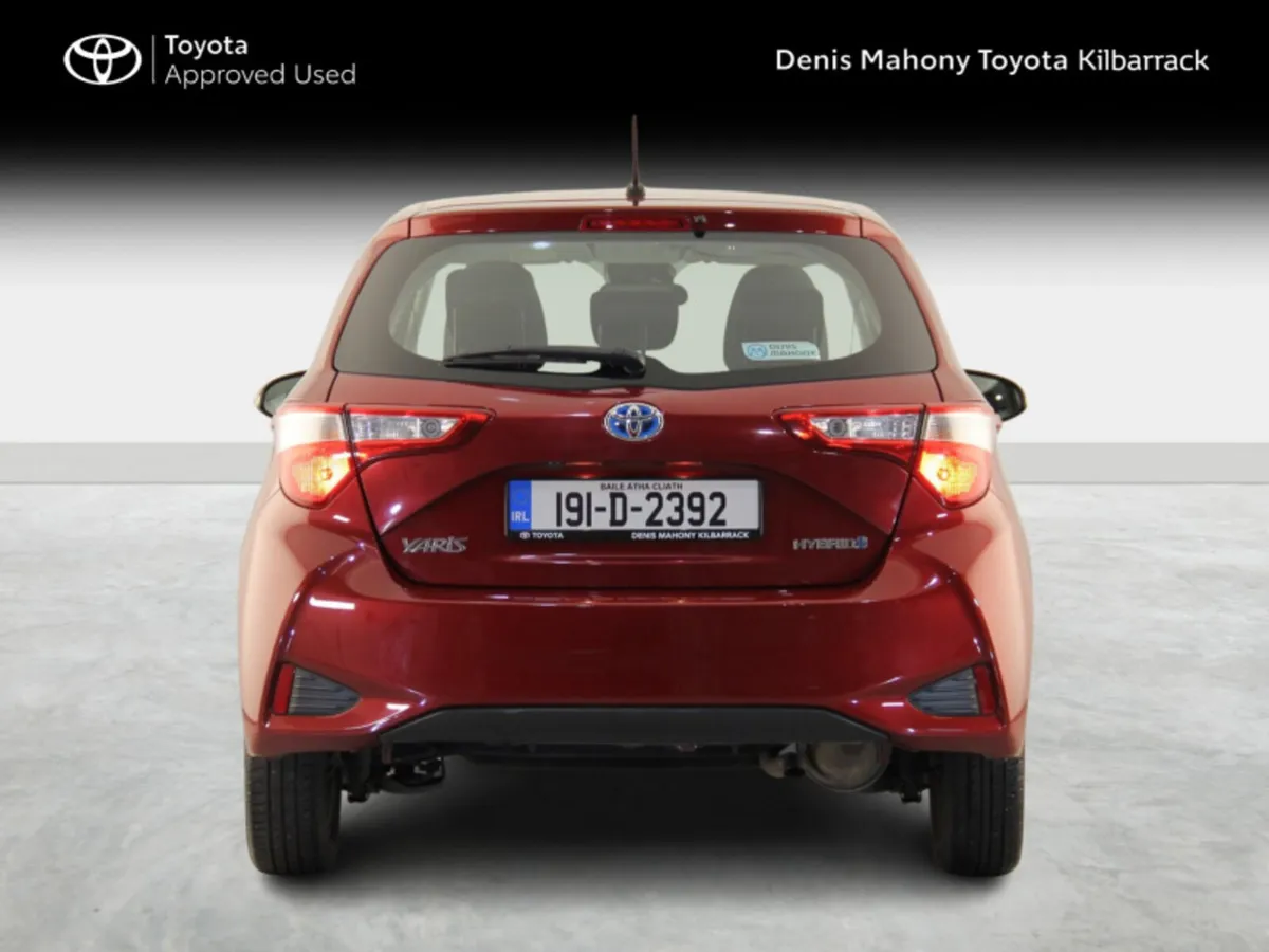 Toyota Yaris YARIS HYBRID 5DR LUNA - Image 4