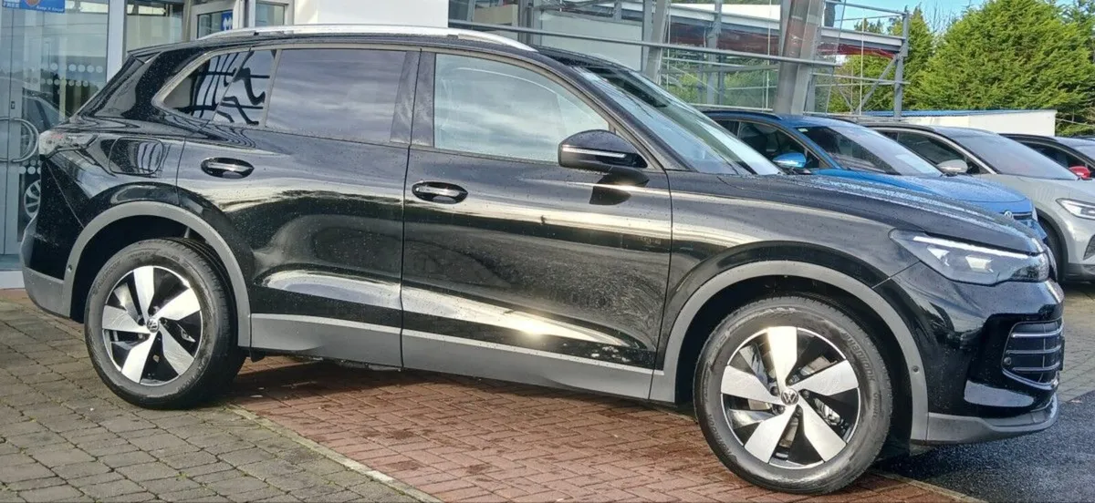 Volkswagen Tiguan Edition 75 2.0 TDI 150HP DSG **R - Image 2