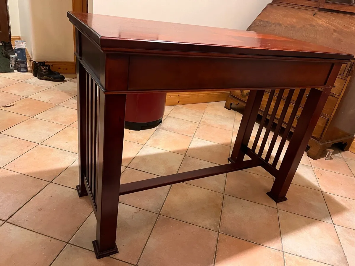 Assorted games table - Image 2