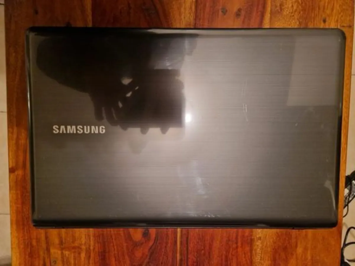 Samsung Notebook Laptop, 750GB HDD, 6GB RAM - Image 2