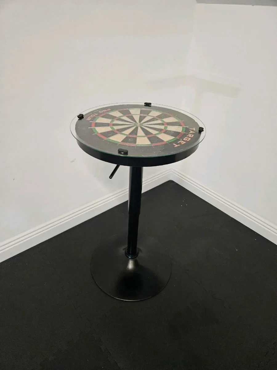 Dartboard table - Image 1