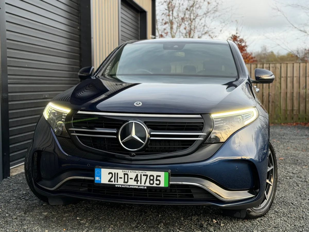 211 Mercedes EQC 400 Amg Line  4 Matic - Image 2