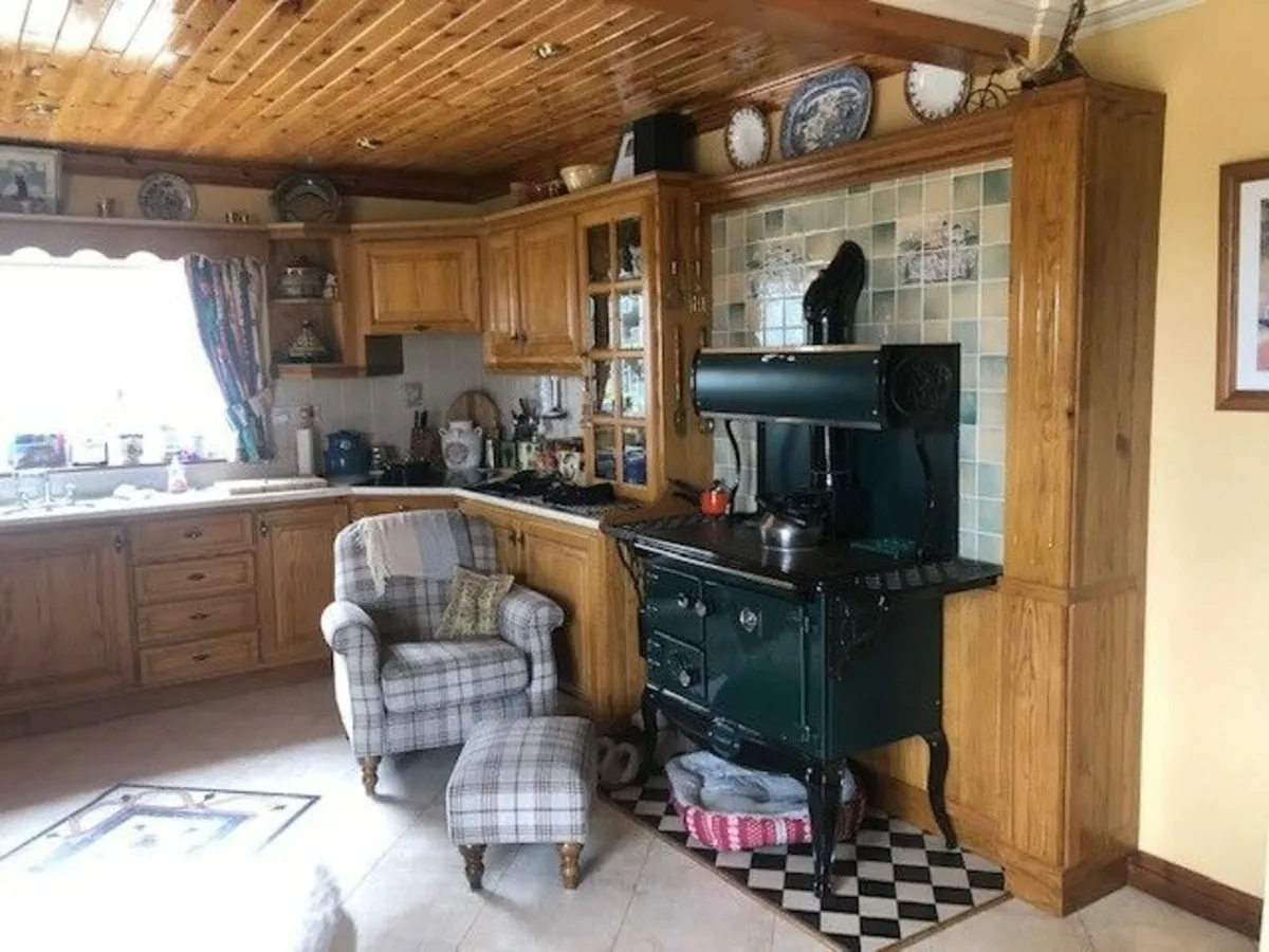 Solid oak kitchen - Image 2