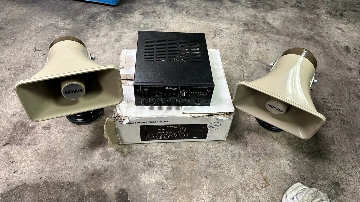 Adastra A50 12v - 220v amplifier &mixer & 2 horns - Image 1