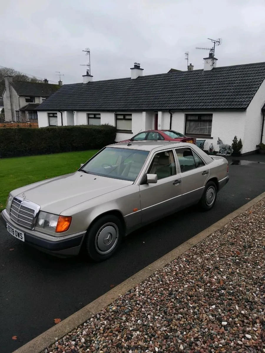 Mercedes 300d classic car .+++ - Image 2