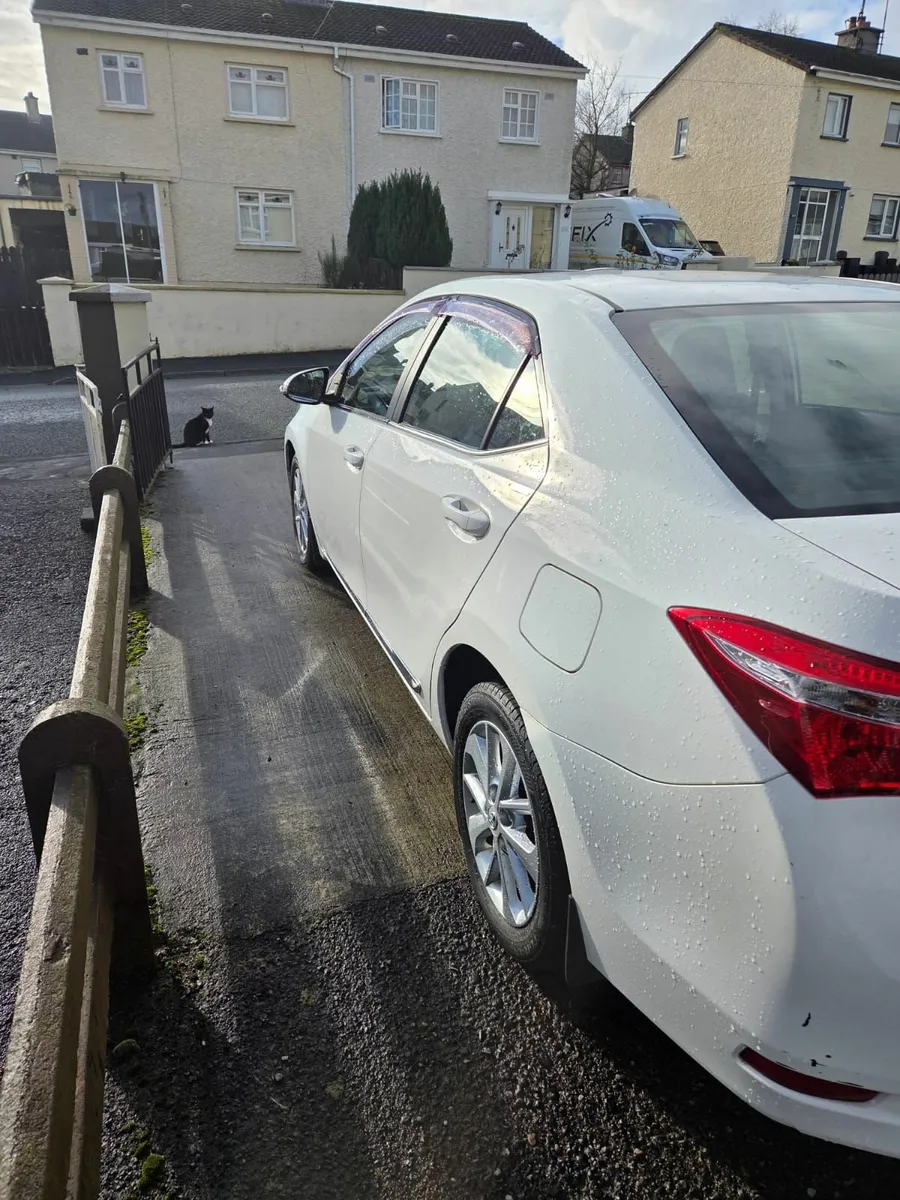 Toyota Corolla 2016 - Image 2