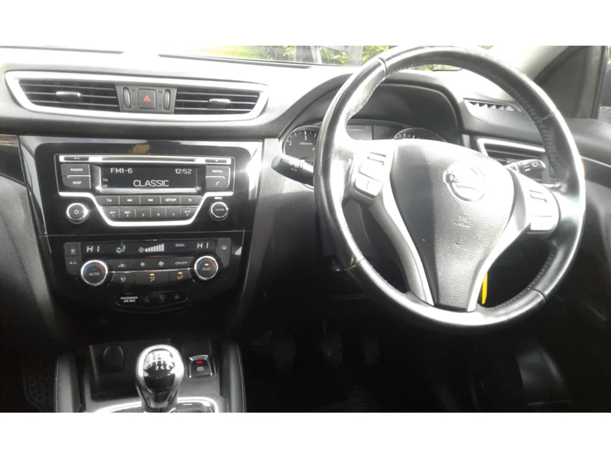 Nissan Qashqai 1.5 DSL SV 4DR - Image 2