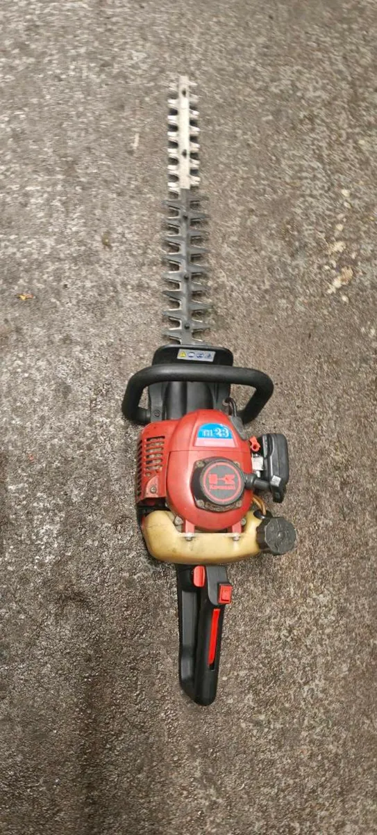 Kawasaki hedge cutter - Image 1
